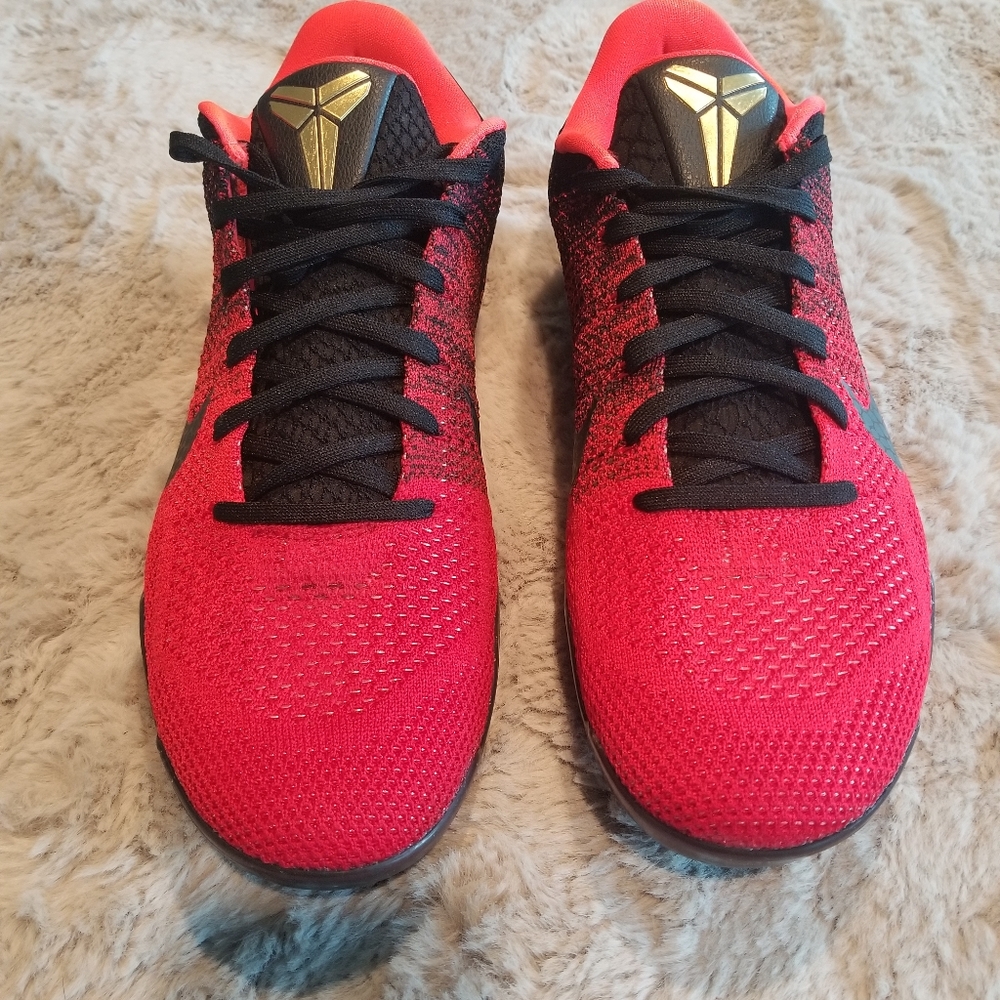 Nike (Kobe Bryant) signature shoe Red & Black (new) one wear size 12